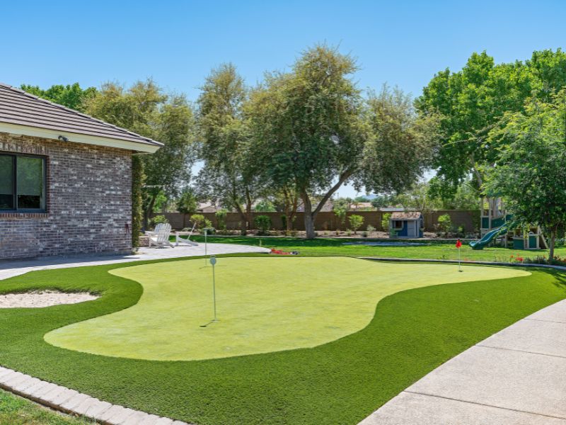 Golf Turf Installation & Custom Putting Greens in Tampa Bay